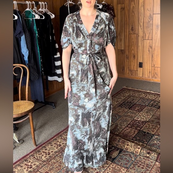 Max Azaria Maxi Gown with draped sleeves - Picture 2 of 11